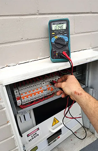 24 hour emergency electrician available on the Gold Coast