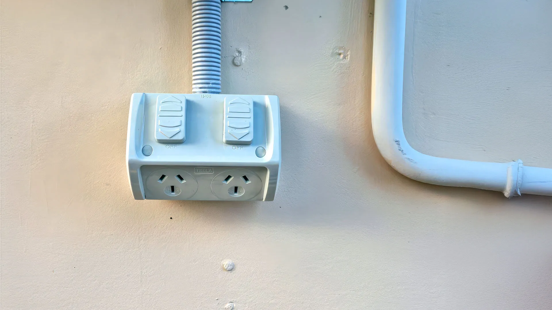 Licensed Gold Coast electrician on an emergency callout